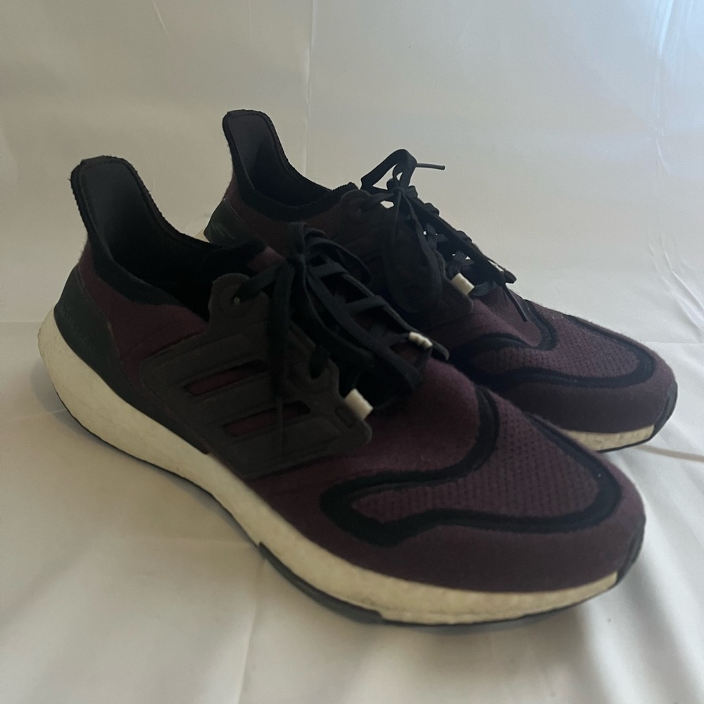 Adidas Ultra Boost 22 Shadow Maroon